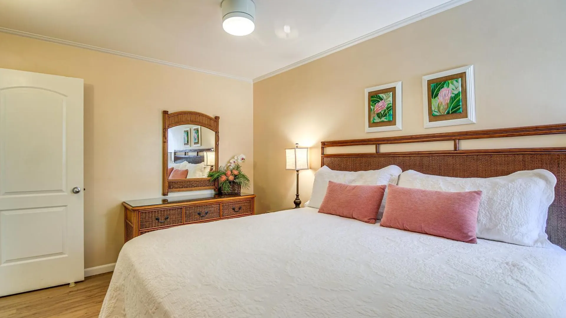 Apartment Gorgeous Oceanfront Condo With Spectacular Views! Kihei