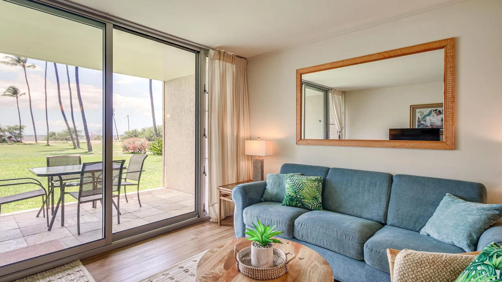 Gorgeous Oceanfront Condo With Spectacular Views! Kihei